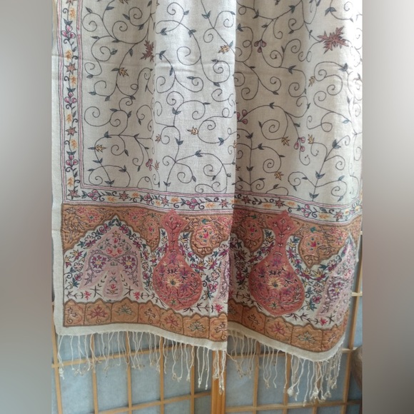 Large Embroidered Wool Fringe Rectangular Scarf Shawl - Picture 6 of 7